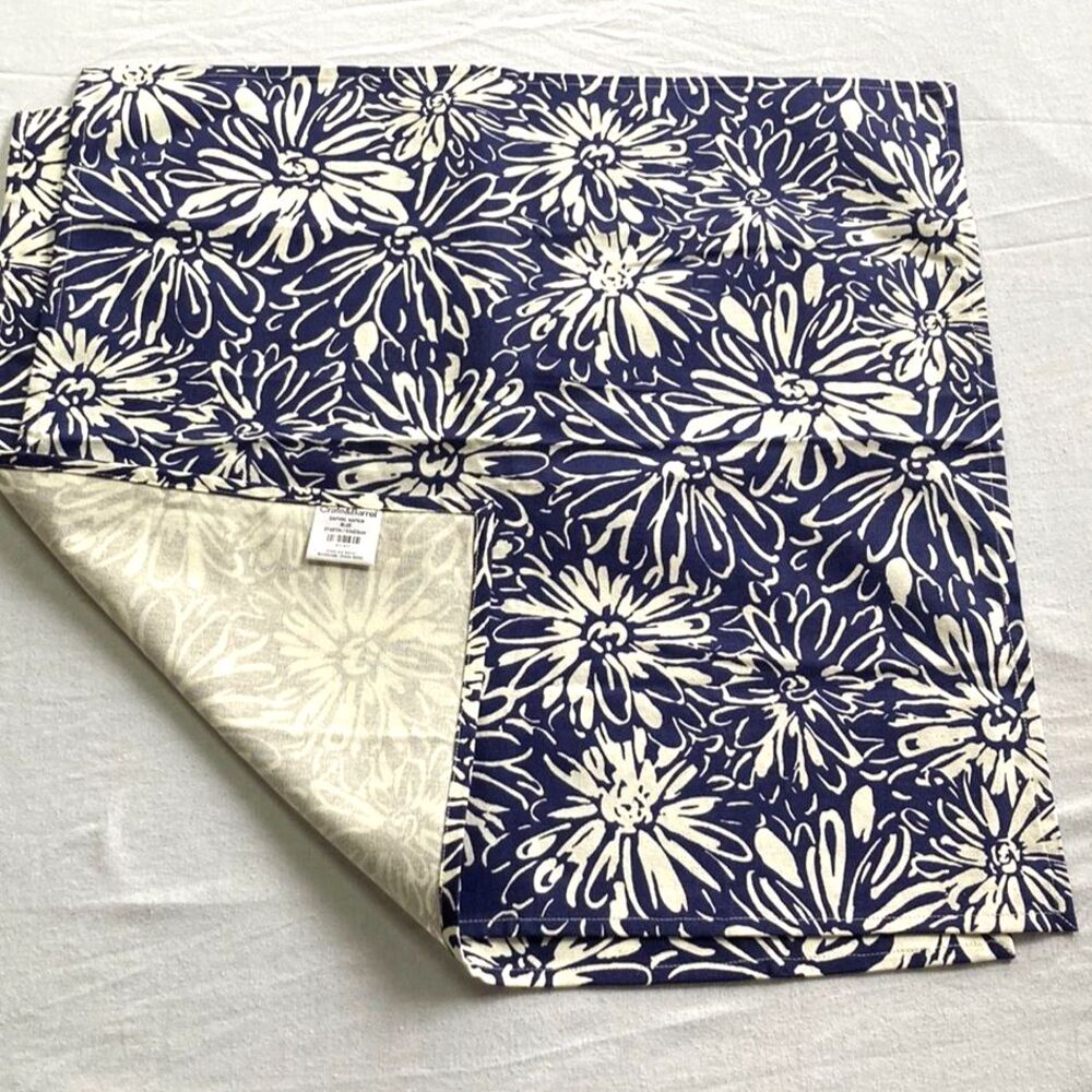 CRATE and BARREL Blue White Daphne Floral Square Cotton Napkins 21 x21 inches